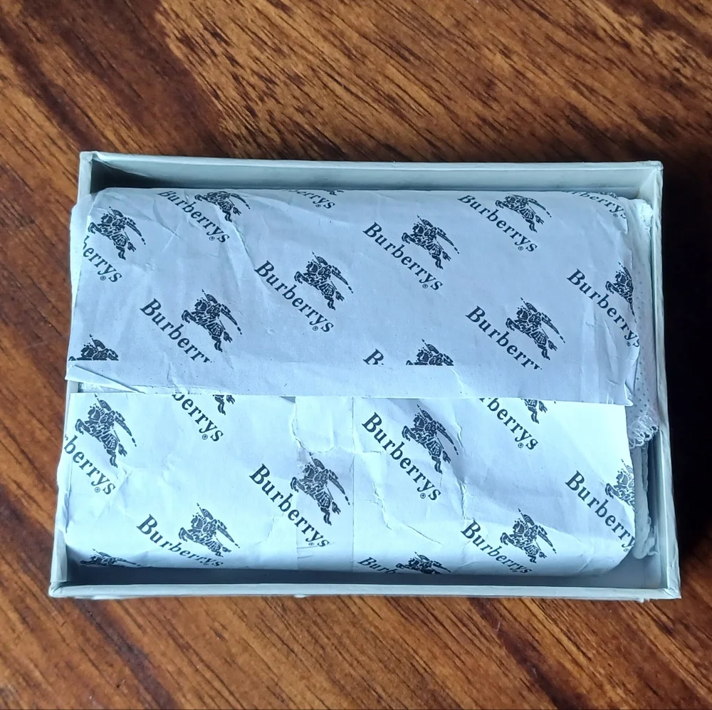 NIB Burberrys Rare Vintage Key Case